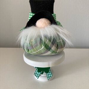 St Pat’s Day gnome and stand